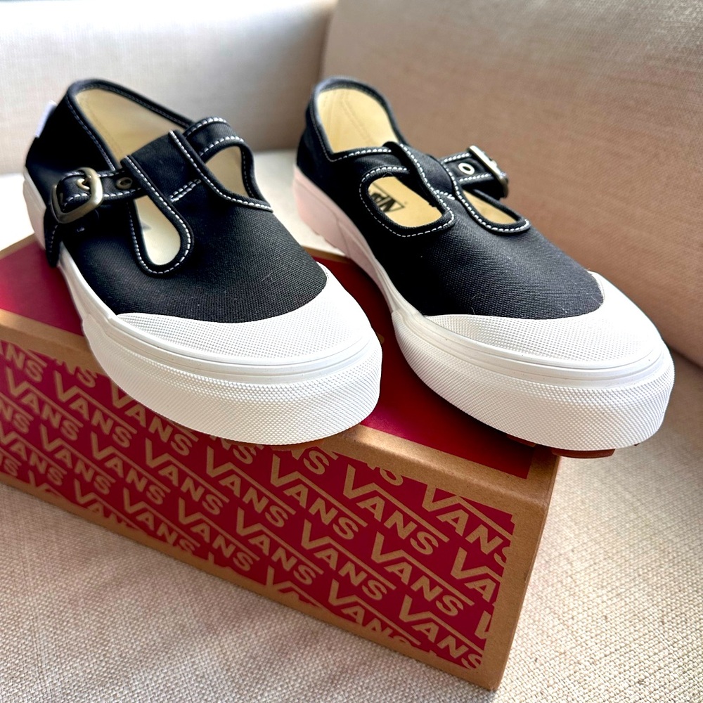 VANS Style 93 Shoes - New with box